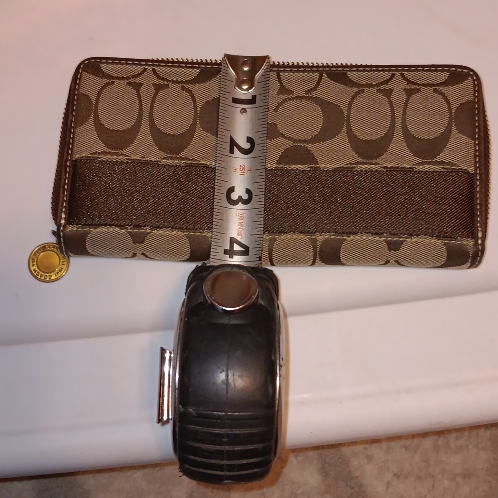 Coach Brown Leather Wallet with Vibrant Stripes - Picture 4 of 4